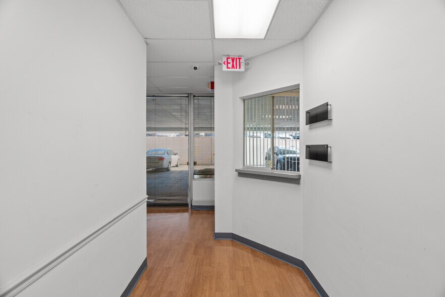 More Photos Of 6744 Clayton Rd, Richmond Heights Medical For Sale