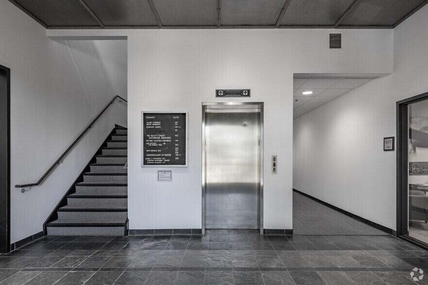 More Photos Of 1580 S Main St, Boerne Office For Lease