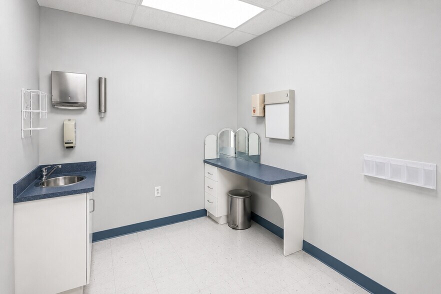 More Photos Of 160 Hawley Ln, Trumbull Medical For Lease
