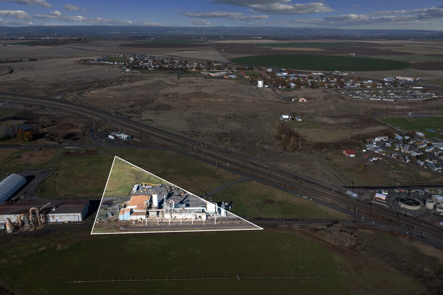 More Photos Of 405 Hoosier, Stanfield Food Processing For Lease