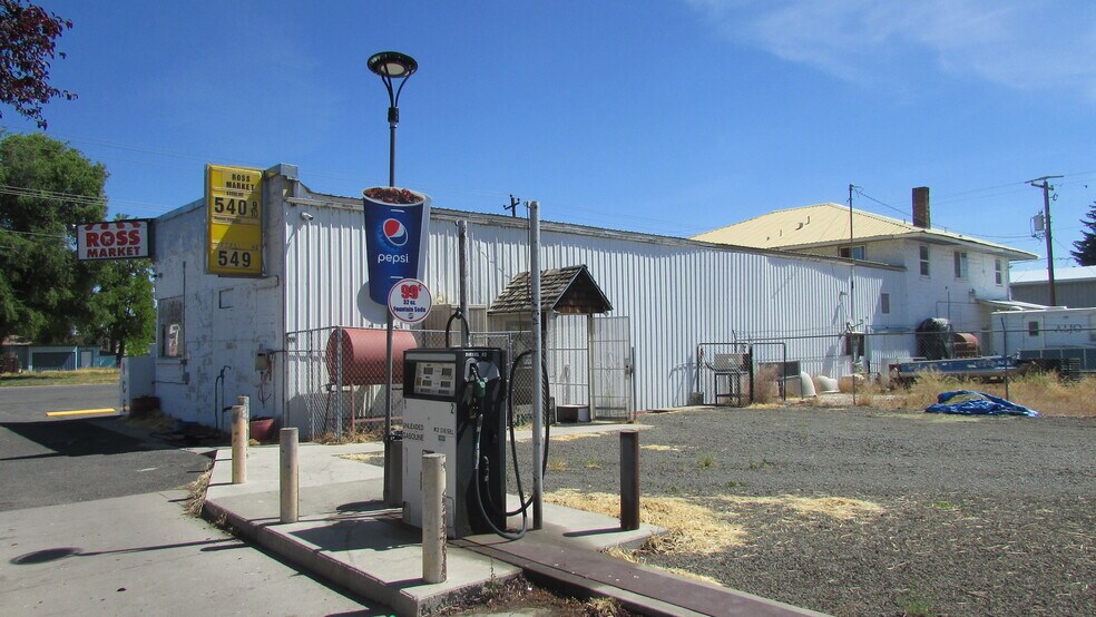 More Photos Of 400 E St, Tulelake Convenience Store For Sale