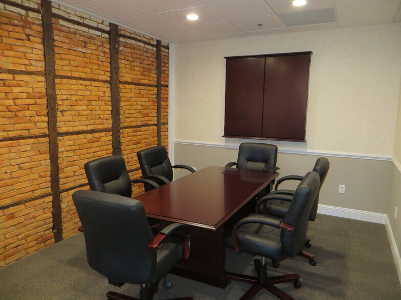 More Photos Of 18 Kings Hwy, Middletown Office For Sale