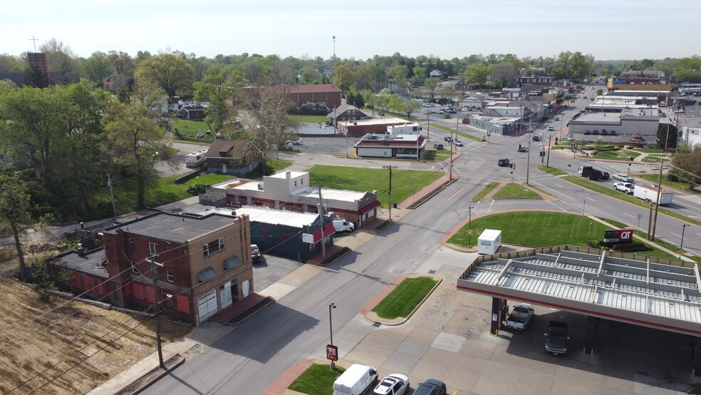 More Photos Of 2622 Woodson Rd, Overland Office Residential For Sale