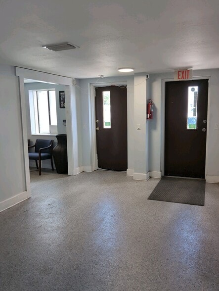 More Photos Of 6445 33rd E st, Sarasota Warehouse For Sale