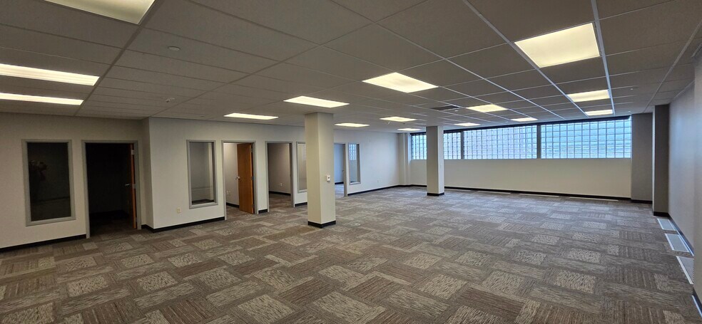 More Photos Of 300 S Washington Sq, Lansing Office Residential For Lease