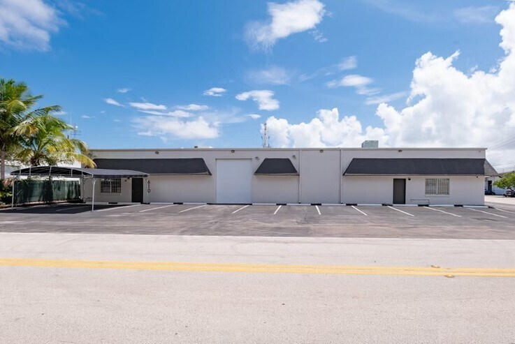 More Photos Of 610 NE 29th St, Pompano Beach Warehouse For Lease