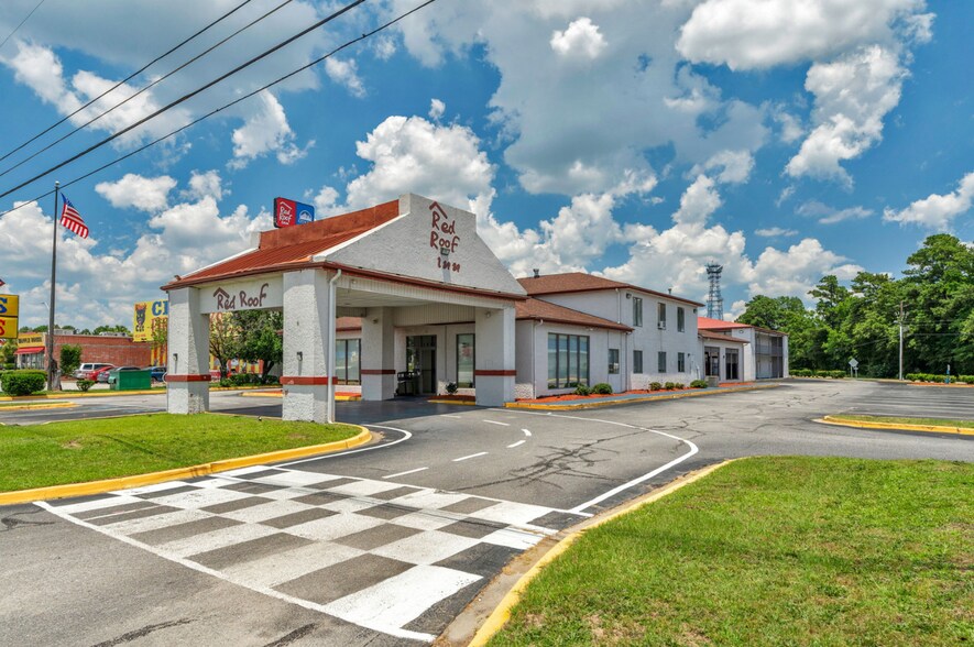 More Photos Of 1811 W Lucas St, Florence Hotel For Sale