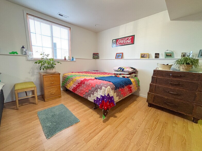 More Photos Of 31 Main Ave N, New York Mills Auto Dealership For Sale