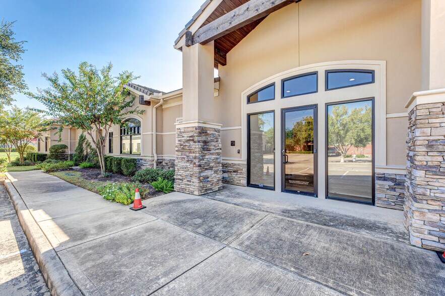 More Photos Of 4634 Riverstone Blvd, Missouri City Medical For Sale