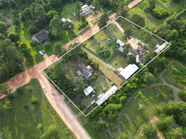 Primary Photo Of 11029 Tammy Cir, Plantersville Manufactured Housing Mobile Home Park For Sale