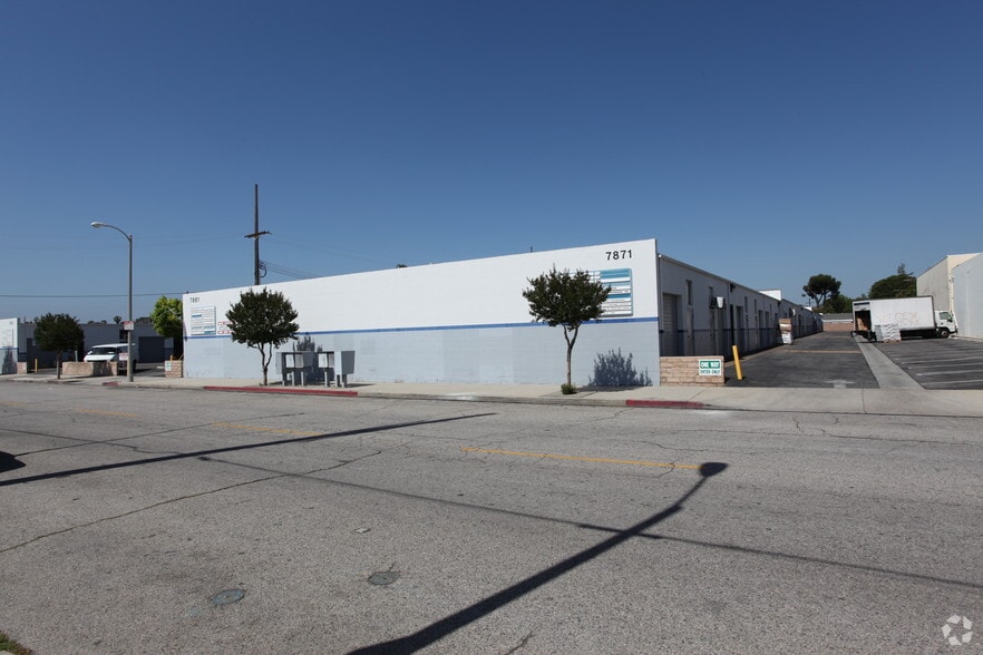 More Photos Of 7801-7811 Alabama Ave, Canoga Park Unknown For Lease
