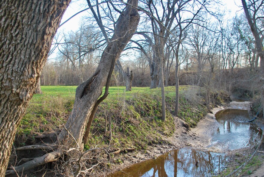 More Photos Of 900 Old Lytton Springs Rd, Lockhart Land For Sale