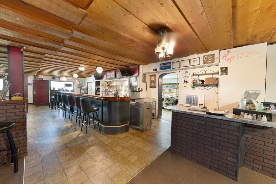 More Photos Of 18089 W State St, Vandalia Bar For Sale