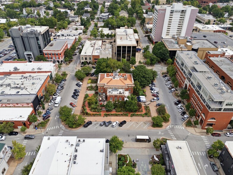 More Photos Of 1 W Mountain St, Fayetteville Office For Lease