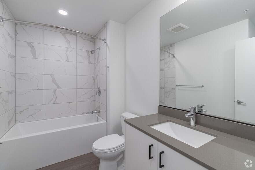 More Photos Of 17620 NE 69th Ct, Redmond Apartments For Lease