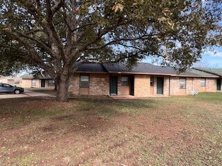 More Photos Of 449 Fink St, Yoakum Apartments For Sale
