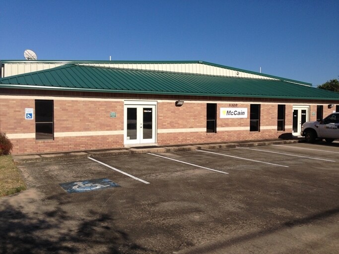 More Photos Of 1320 Highway 3 S, League City Warehouse For Lease