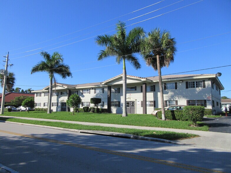 More Photos Of 4280 Woodside Dr, Coral Springs Apartments For Sale