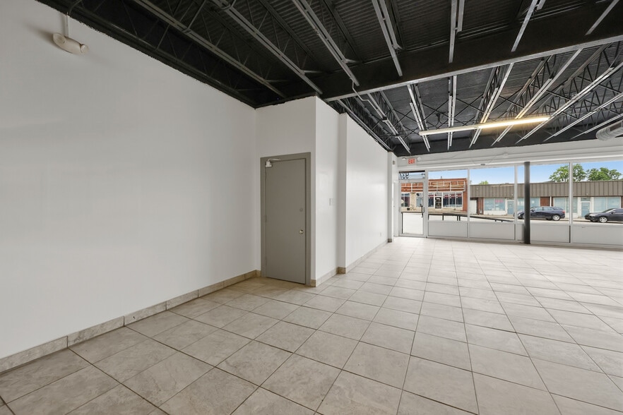 More Photos Of 937 Winchester Rd, Lexington Storefront For Lease