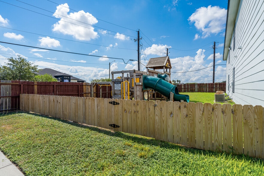 More Photos Of 5929 Wooldridge Rd, Corpus Christi Apartments For Sale