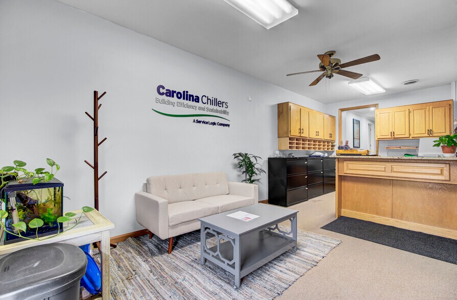 More Photos Of 3806-3816 Ladson Rd, Ladson Flex For Lease