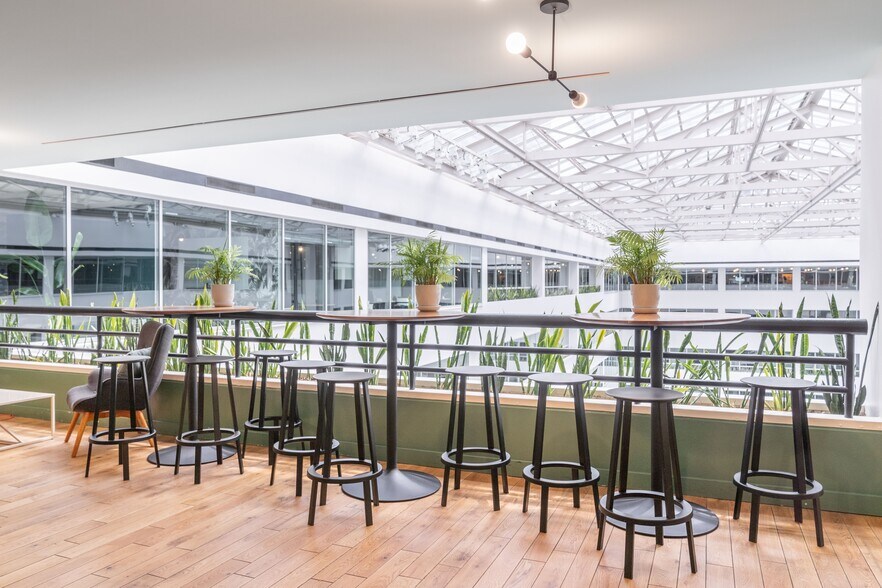 More Photos Of 1900 Market St, Philadelphia Coworking Space