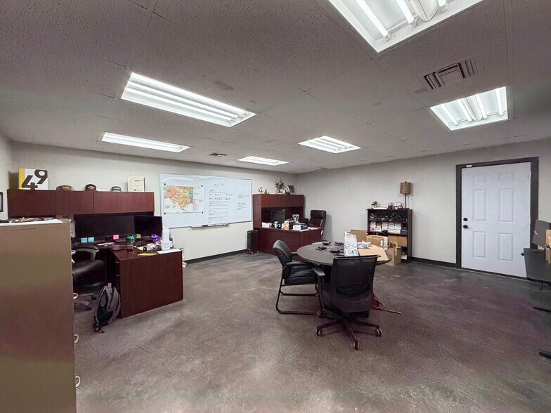 More Photos Of 2135 W Interstate 20, Odessa Manufacturing For Lease