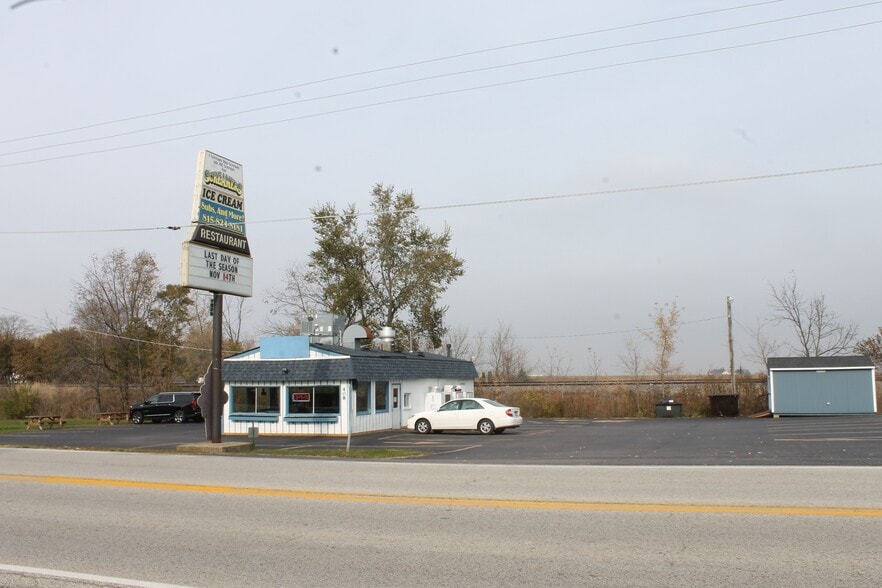 More Photos Of 408 E Comanche Ave, Shabbona General Retail For Sale