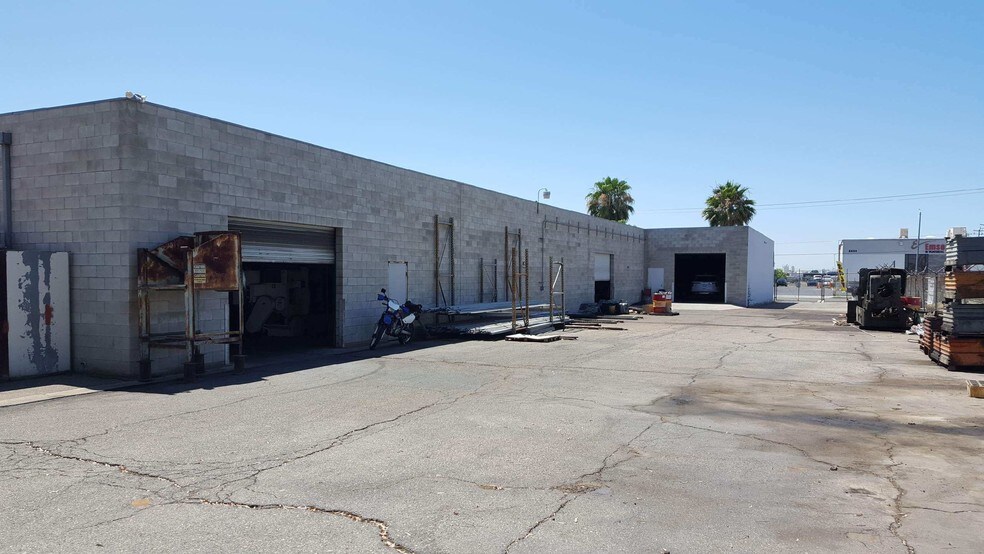 More Photos Of 5645 E Clinton Ave, Fresno Manufacturing For Lease