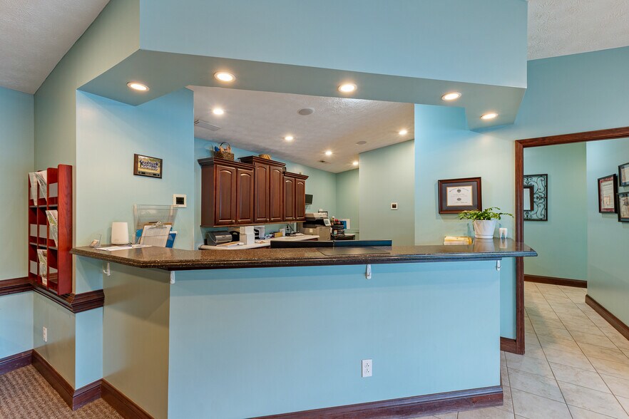 More Photos Of 5555 Us-60 E, Huntington Office For Sale