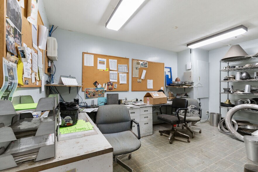 More Photos Of 906 Burnet Ave, Syracuse Warehouse For Sale
