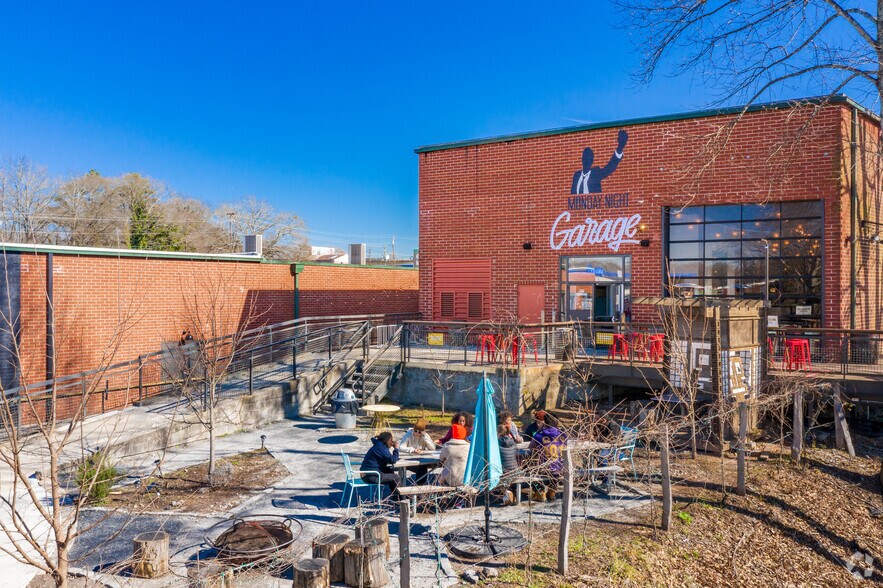 More Photos Of 929-933 White St, Atlanta Unknown For Lease