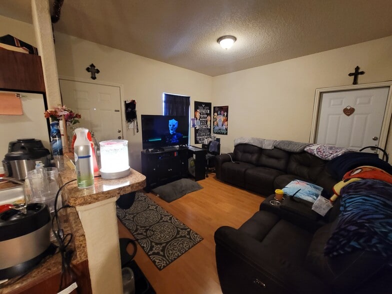 More Photos Of 10911 Baltic St, San Antonio Apartments For Sale