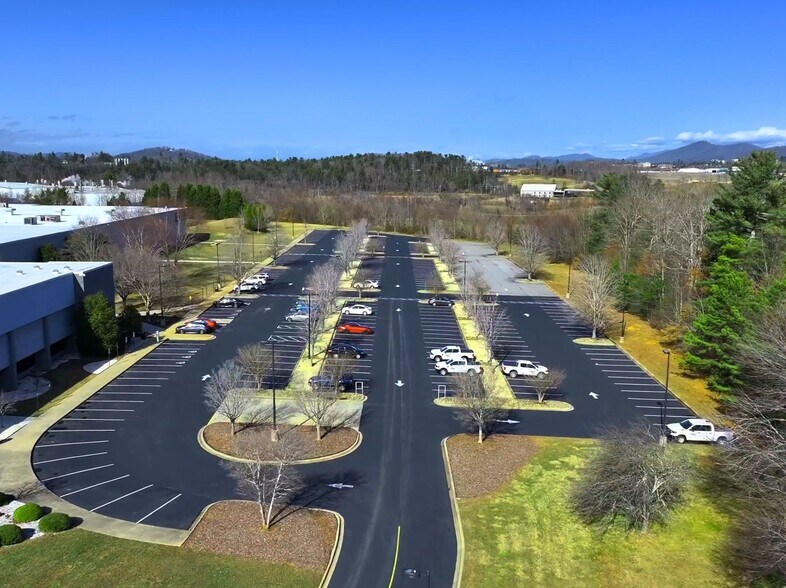 More Photos Of 1 Quality Way, Fletcher Warehouse For Lease