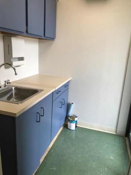 More Photos Of 4520 Oberlin Ave, Lorain Medical For Sale