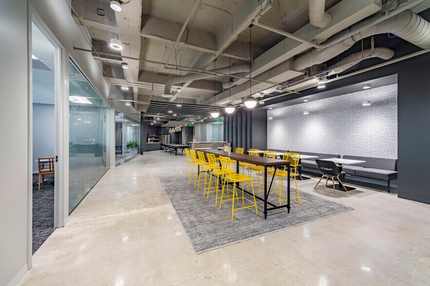 More Photos Of 3399 Peachtree Rd NE, Atlanta Coworking Space