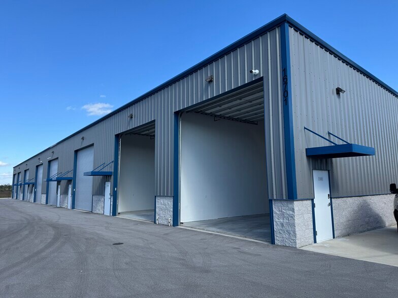 Primary Photo Of 16701 Cave Cove, 407, Fort Myers Self Storage For Sale