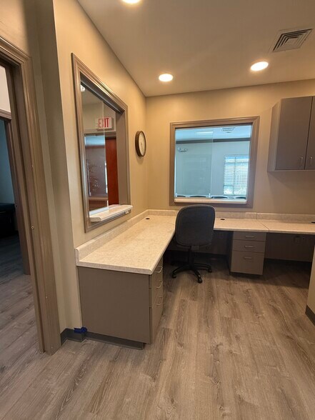 More Photos Of 138 Milestone Way, Greenville Medical For Lease