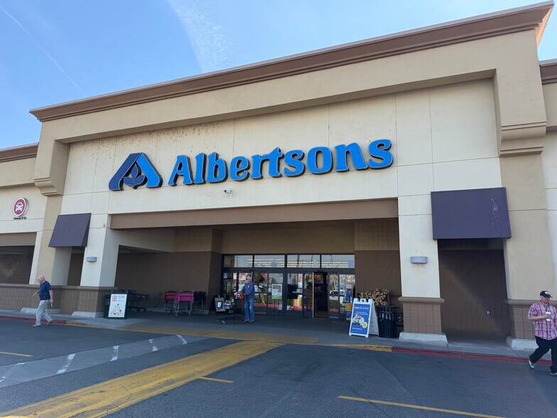 More Photos Of 13061-13073 Rosedale Hwy, Bakersfield General Retail For Lease