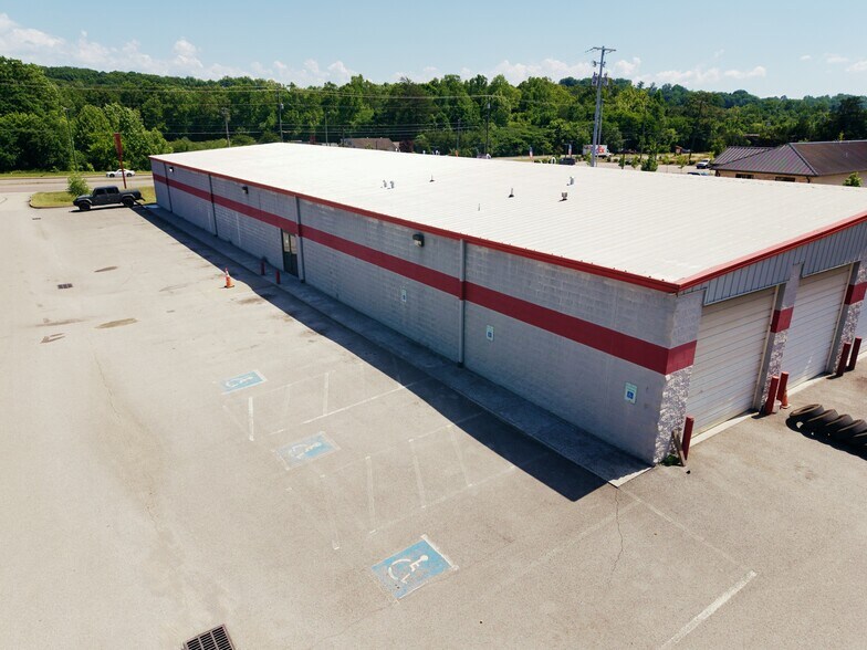 More Photos Of 1345 Callahan Dr, Knoxville Distribution For Sale