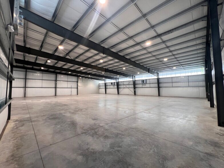 More Photos Of 123 Commerce Creek Way, Moncks Corner Warehouse For Lease