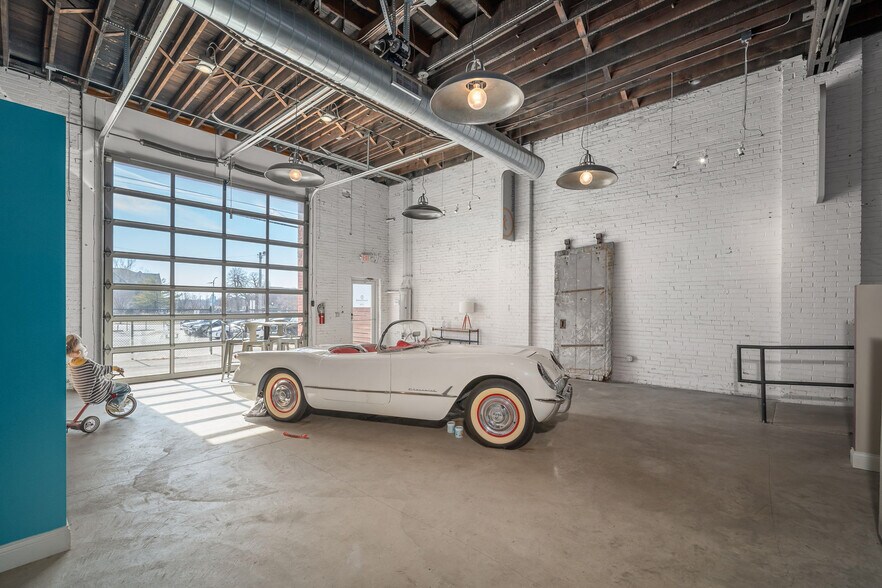 More Photos Of 3024 Locust St, Saint Louis Storefront For Sale