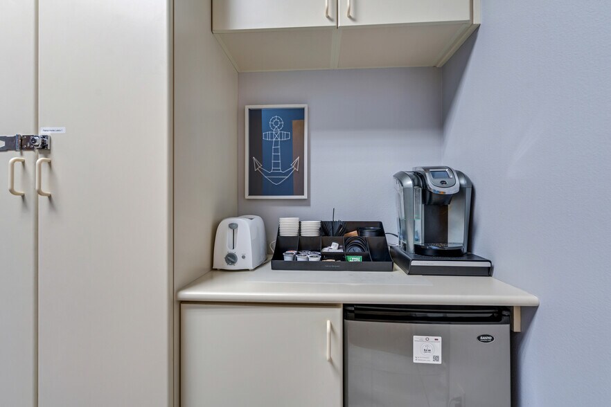 More Photos Of 803-827 Anchorage Place, Chula Vista Light Distribution For Lease