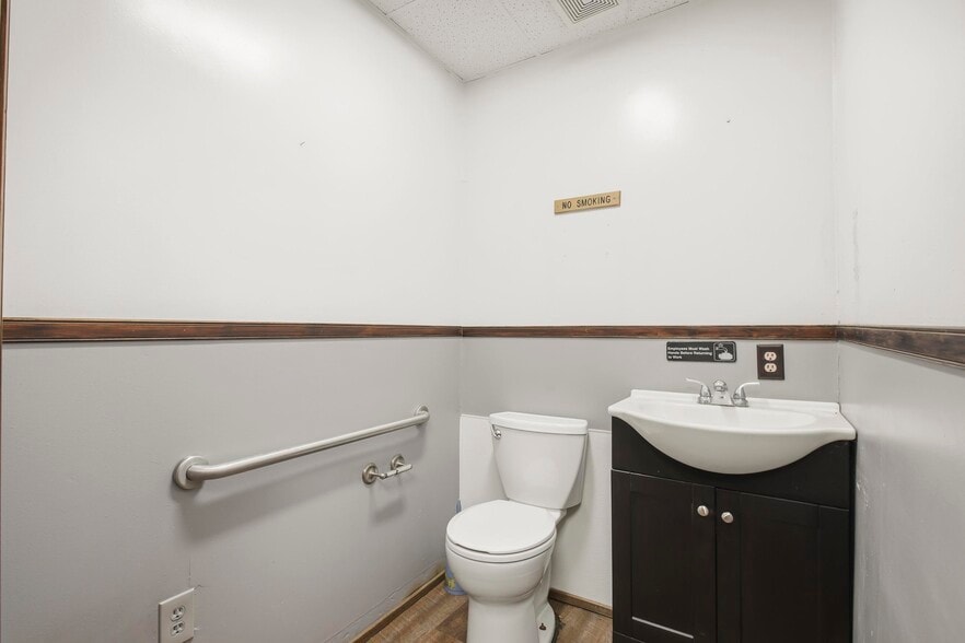 More Photos Of 116 Ringtown Blvd, Ringtown Flex For Sale