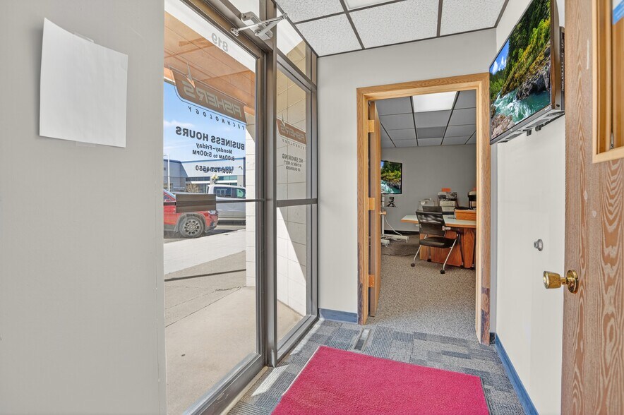 More Photos Of 819 Central Ave, Great Falls Office For Sale