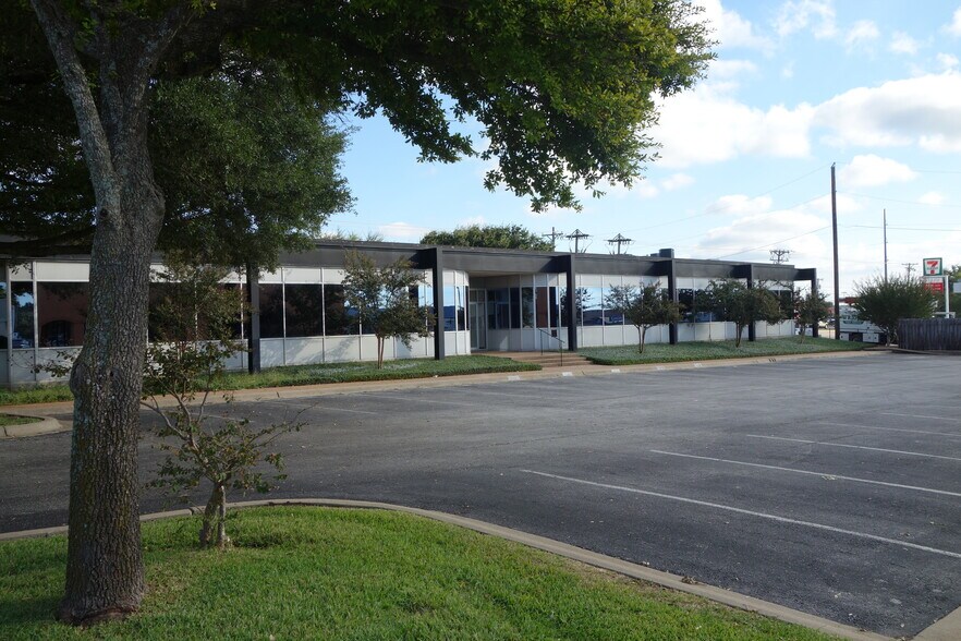 More Photos Of 4102 S 31st St, Temple Office For Lease