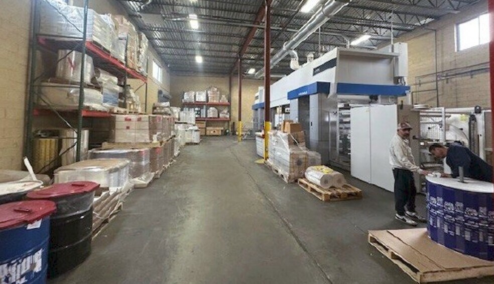 More Photos Of 450 Smith St, Farmingdale Warehouse For Sale