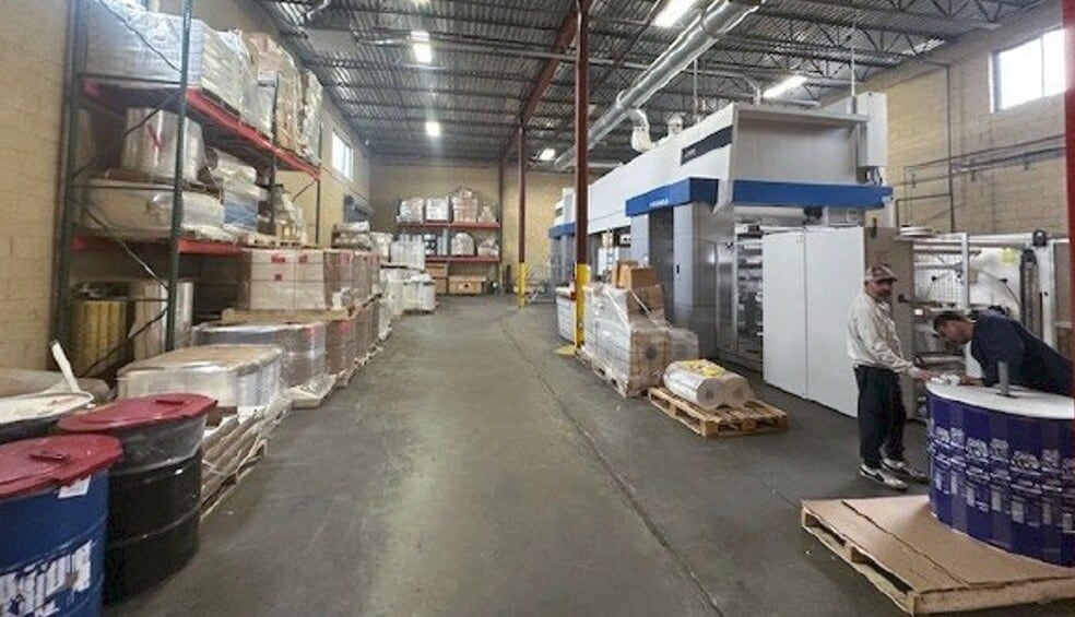 More Photos Of 450 Smith St, Farmingdale Warehouse For Sale