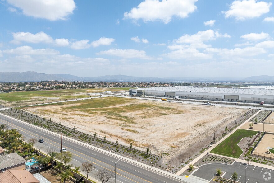 More Photos Of 16301 Caroline Way, March Air Reserve Base Warehouse For Lease