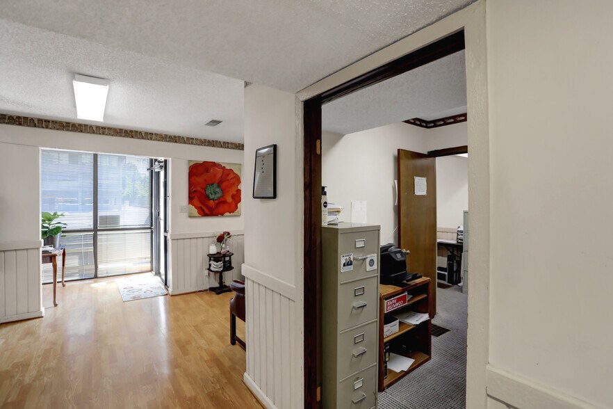 More Photos Of 3634 Park Ave, Memphis Office For Sale